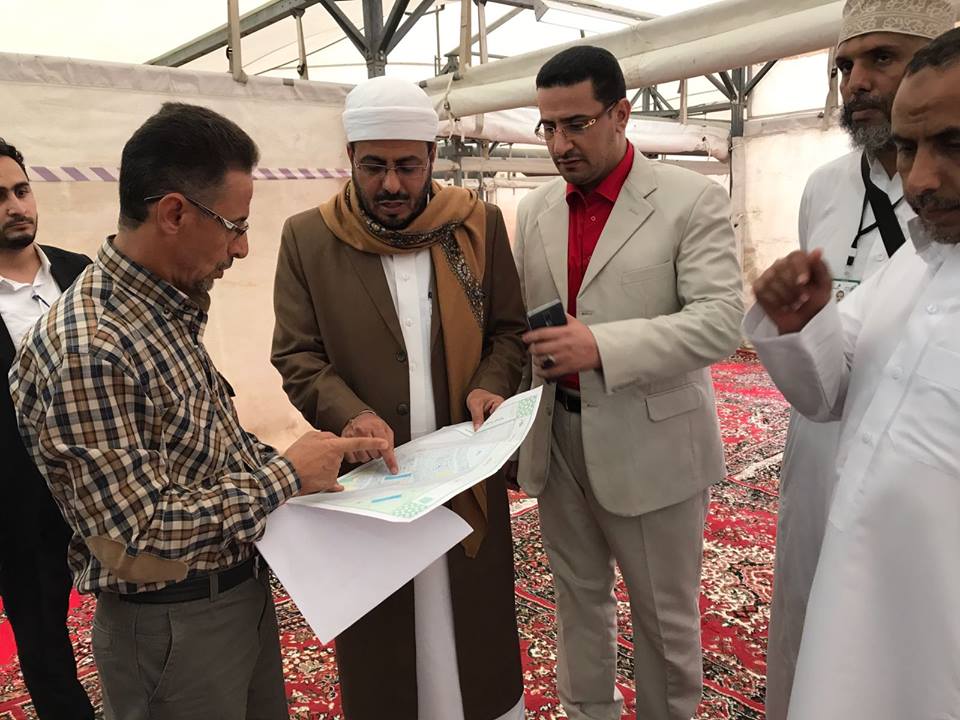 وزير الأوقاف يطلع على التجهيزات في مخيمات مشعر منى ومساكن الحجاج اليمنيين بمكة
