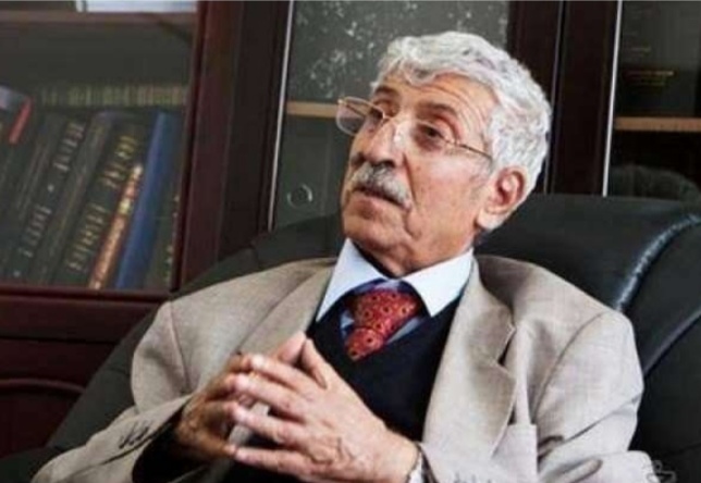  وفاة الأديب والشاعر اليمني الكبير عبدالعزيز المقالح عن عمر ناهز 86 عاما